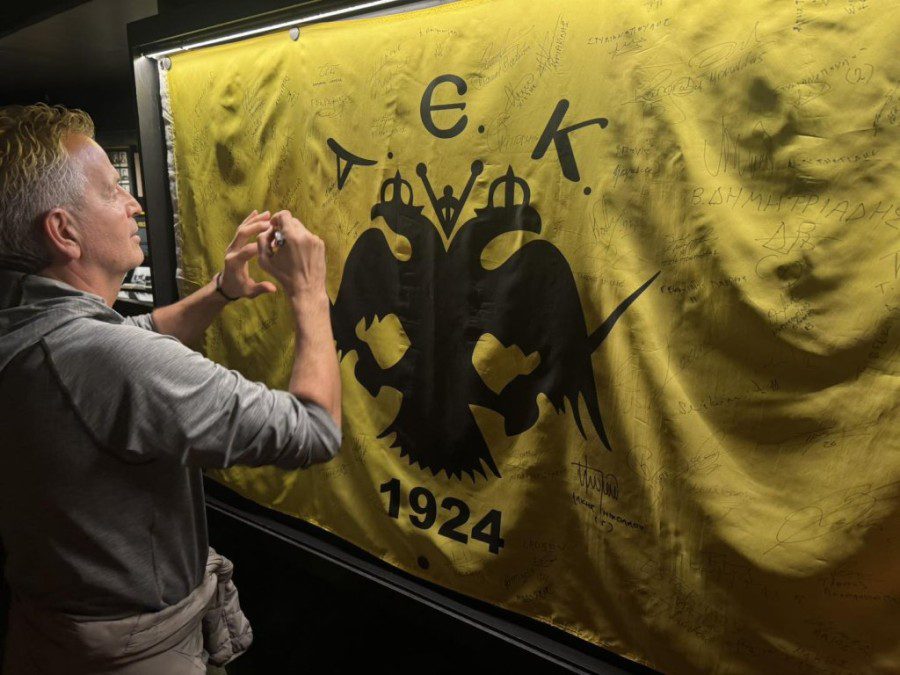 Ο Φρανκ Κλόπα στο Μουσείο Ιστορίας της ΑΕΚ (ΦΩΤΟ)