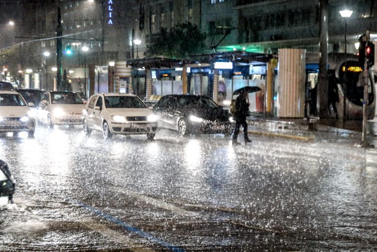 Κακοκαιρία Erminio: Στο «κόκκινο» η Αττική – Πάνω από 480 κλήσεις στην Πυροσβεστική