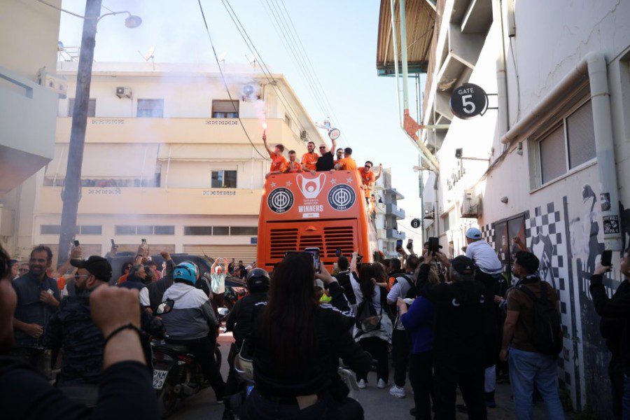 ΟΦΗ: Δείτε ζωντανά σε live streaming τη μεγάλη παρέλαση των Κυπελλούχων στο Ηράκλειο