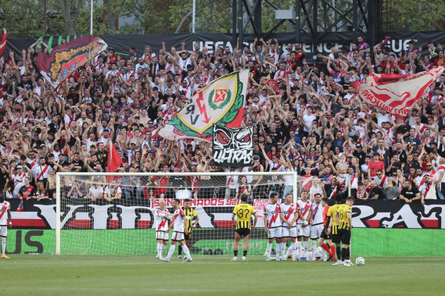 Περίπου 1.500 φίλοι της Ράγιο στη Νέα Φιλαδέλφεια για το παιχνίδι με την ΑΕΚ