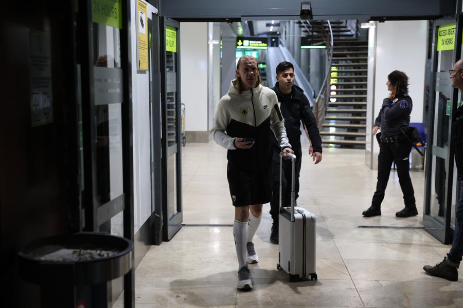 ΑΕΚ: Πλάνα από την αποστολή στη Μαδρίτη πριν το παιχνίδι με τη Ράγιο (VIDEO)