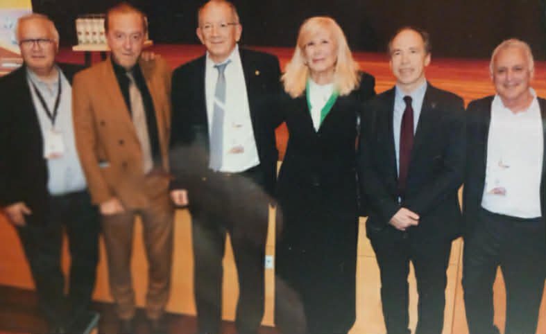 Τεράστια τιμή για τον Παντελή Νικολάου: Βραβεύτηκε στο 4ο Πανελλήνιο Ιατρικό Συνέδριο!