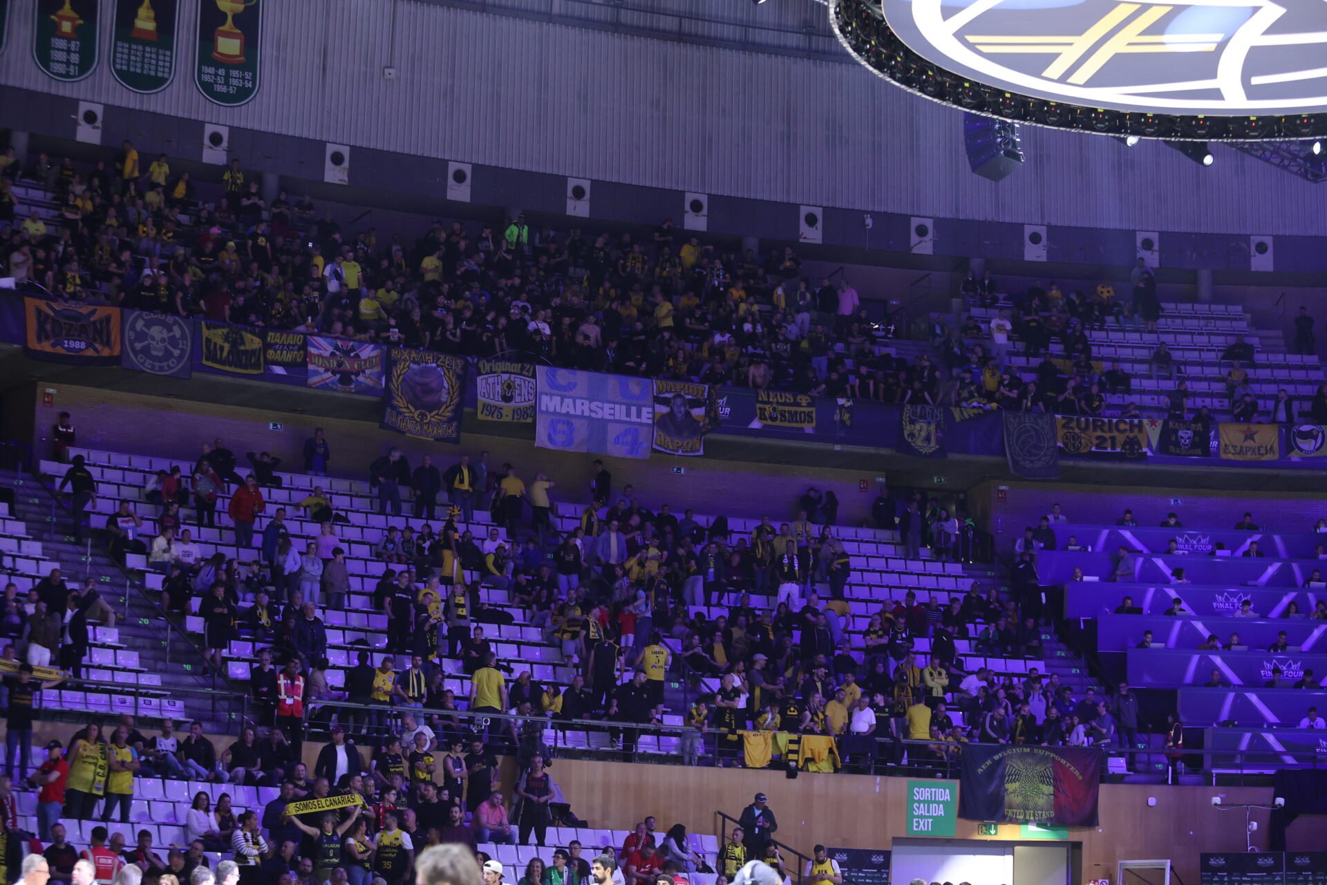 Final Four BCL 2026: Οπαδοί της Μάλαγα και της ΑΕΚ τραγουδούν μαζί με το τέλος του μικρού τελικού (vid)