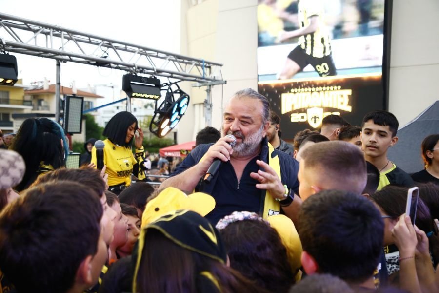 ΑΕΚ: Η φοβερή ατάκα του Ηλιόπουλου στην πλατεία του Αετού που ξεσήκωσε τον κόσμο!