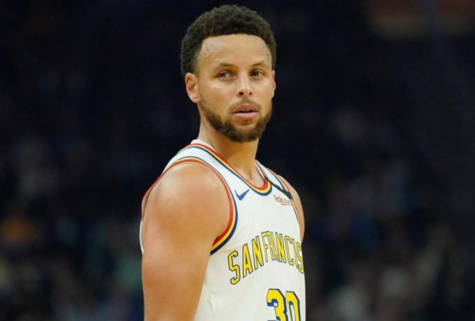 NBA: Οι Ουόριορς «δένουν» τον Στεφ Κάρι – Στόχος η παραμονή μέχρι το τέλος της καριέρας του