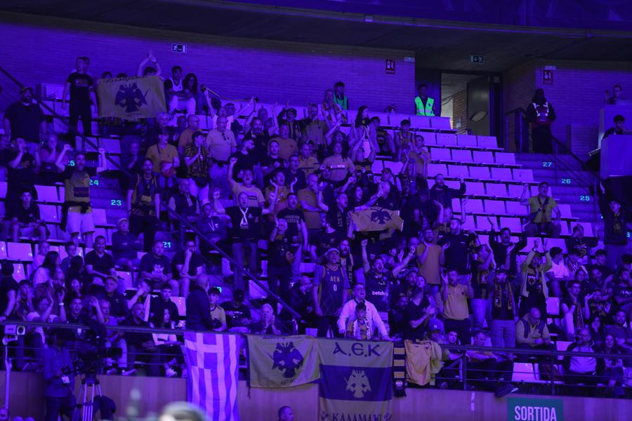 Ουνικάχα Μάλαγα-ΑΕΚ: Γεμίζει σταδιακά η «κιτρινόμαυρη» κερκίδα! (vid)
