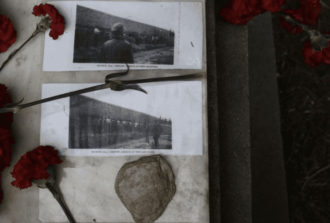 Εργατική Πρωτομαγιά στην Καισαριανή: Φόρος τιμής στους 200 εκτελεσθέντες με λουλούδια και στεφάνια