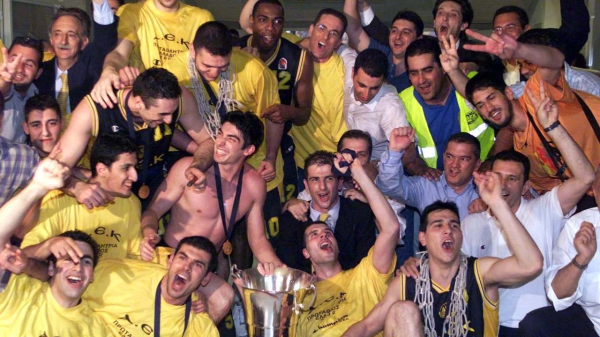 2002: Η επιστροφή της Ένωσης από το 0-2 κόντρα στον Ολυμπιακό που την έστεψε Πρωταθλήτρια!