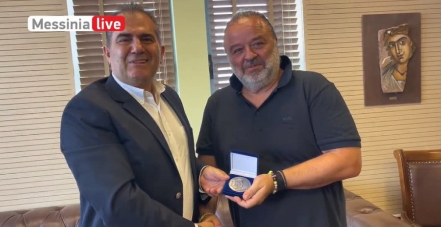 Συγκίνηση και βράβευση για Μάριο Ηλιόπουλο στην Καλαμάτα: «Σηκώσαμε ψηλά τη σημαία του ευ αγωνίζεσθαι, μακριά από παρασκήνια» (VIDEO)