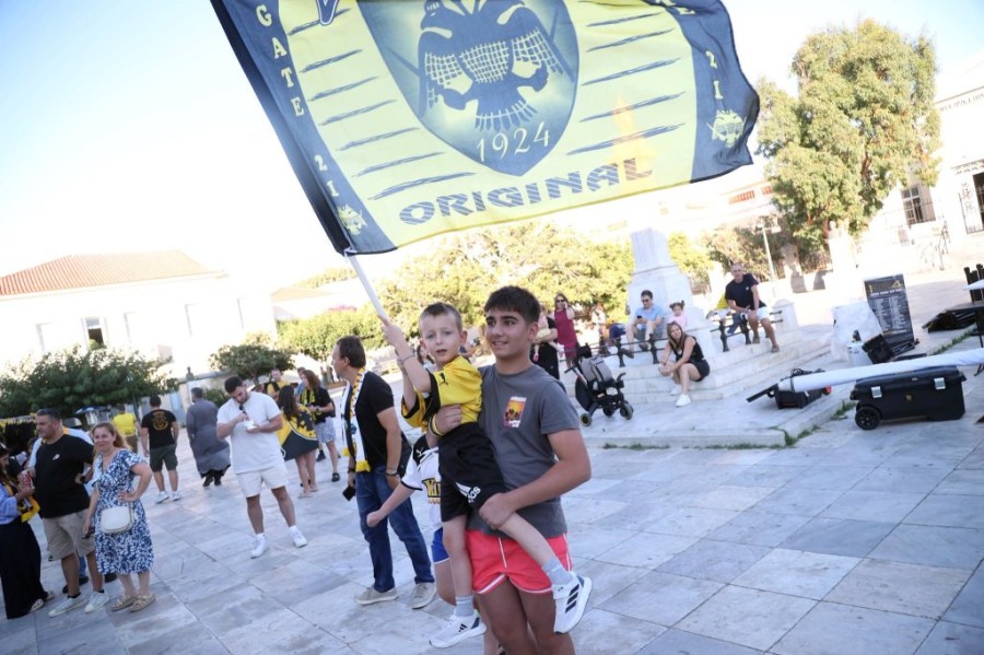 ΑΕΚ: «Κιτρινόμαυρη» γιορτή στην Άνδρο για το τρόπαιο του πρωταθλήματος! (VIDEO)