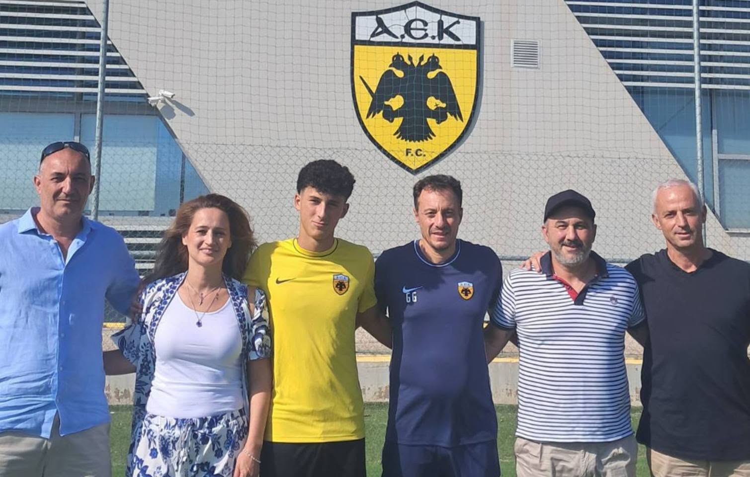 Μπορεί να είναι εικόνα ποδόσφαιρο και κείμενο που λέει "Ae.K F.C."