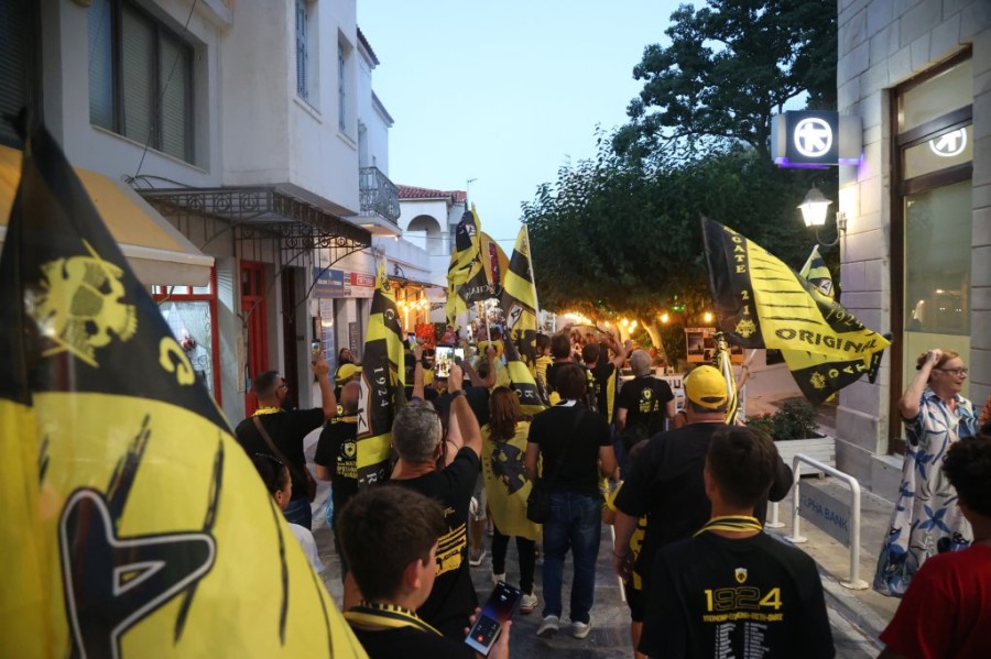 ΑΕΚ: Αποθέωση στην Άνδρο για την πρωταθληματική κούπα (ΦΩΤΟ)